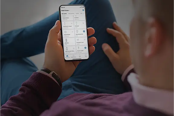 Smart-Home-App auf dem Smartphone.